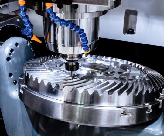 modern-cnc-milling-machine-makes-large-cogwheel-1-scaled-psfql3teb0jwtisn2q3tlduy64hk3z3xr87sbxt548